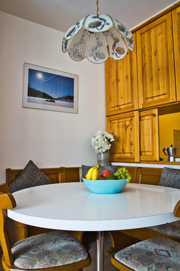 Zentrale Wohnung In St. Moritz Mit Grossem Balkon Extérieur photo